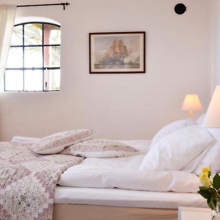 Bed and Breakfast Torsborgs Gard Сімрісгамн Екстер'єр фото